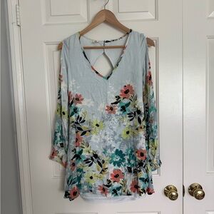 O'Neill Green Asymmetrical 3/4 Sleeve Blouse
